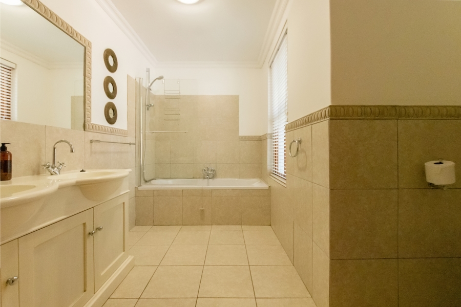 6 Bedroom Property for Sale in Riebeek Kasteel Western Cape